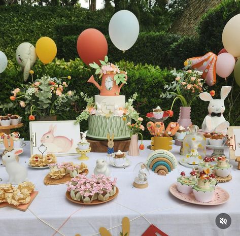 Meadow Birthday Party, Whimsical Garden Birthday Party, Backyard First Birthday, Tea Party First Birthday, Vintage First Birthday, Anna Birthday Party, Farm Themed Birthday Party, Teddy Bear Party, Baby Birthday Decorations