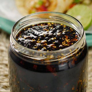 Auténtica Salsa Macha Avocado Salsa Verde Recipe, Asian Dipping Sauce, Mexican Salsa, Hot Sauce Recipes, Pickled Veggies, Salsa Recipe, Mexican Dishes, Desert Recipes, Everyday Food