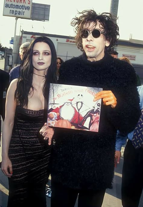 Nightmare Before Christmas Book, Tim Burton Personajes, Tim Burton Johnny Depp, Tim Burton Characters, Tim Burton Style, Tim Burton Films, Tim Burton Movie, Helena Bonham Carter, Meghan Trainor