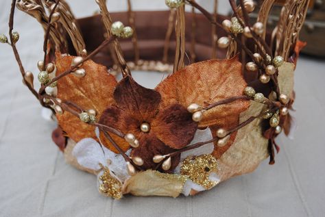 SALE Woodland Bridal Crown - Fairy Head piece - Wedding Tiara. $48.00, via Etsy. Fairy Head Piece, Halloween Hair Accessories, Crown Fairy, Woodland Crown, Fairy Crown, Fairy Festival, Woodland Fairy, Hair Adornments, Halloween Hair