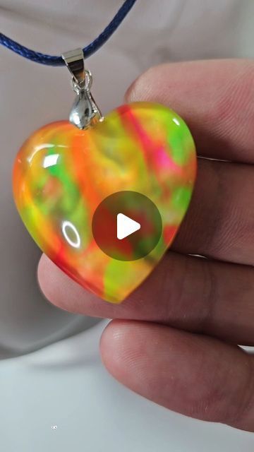 Resin Heart Pendant, Uv Resin Geode, Nickel-free Resin Pendant Jewelry, Heart-shaped Resin Jewelry For Valentine's Day, Resin Paper, Making Resin Jewellery, Valentine's Day Heart-shaped Resin Necklace, Resin Crafts Tutorial, Glass Fusion Ideas