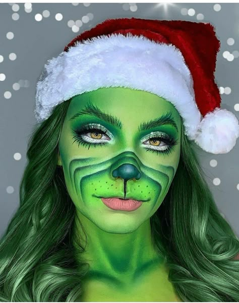 Grinch Halloween Makeup, Fantasy Makeup Ideas Creative, Female Grinch, Grinch Makeup, Grinch Halloween, Grinch Costumes, Xmas Makeup, Maquillage Yeux Cut Crease, Christmas Eye Makeup