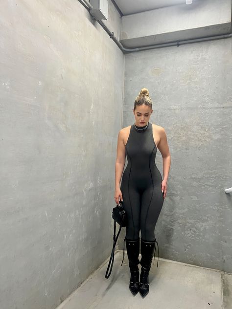 Grey ribbed bodysuit Balenciaga Cagole boots dupe sleek baddie aesthetic Jumpsuit And Boots Outfits, Full Bodysuit Outfit One Piece, Marissa Dubois, Full Bodysuit Outfit, Jumpsuit With Boots, Jumpsuit And Boots, Boot Outfits, Black Balenciaga, Snow Outfit