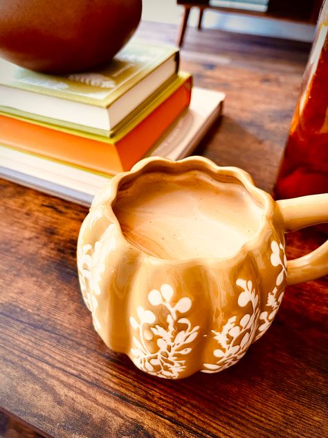 Pumpkin Mugs, Fall Cups, Deco Halloween, Ceramics Mugs, Pumpkin Spice Lattes, Fall 23, Beautiful Pottery, Handmade Mug, Pottery Cups