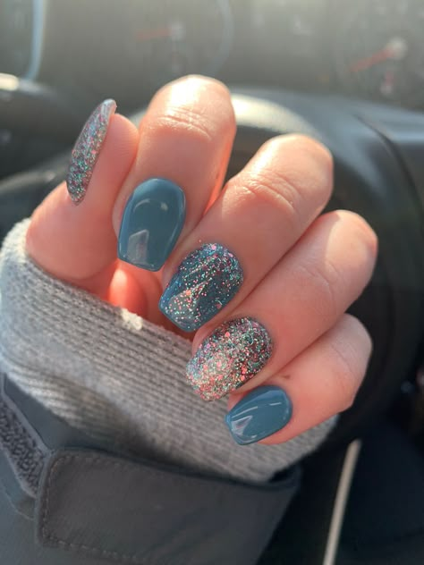 Dark Teal And Burgundy Nails, Navy And Teal Nails, Teal New Years Nails, Nails With Teal Dress, Dark Teal And Silver Nails, Teal And Gray Nails, Teal And Rose Gold Nails, Copper And Teal Nails, Grey And Teal Nails