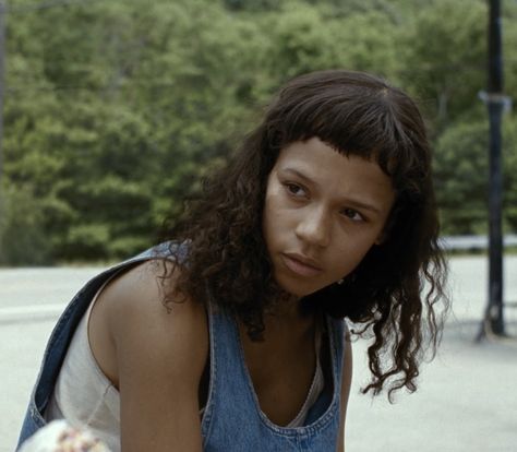 Bones And All Taylor, Micro Bangs, Bones And All, Taylor Russell, Movie Aesthetic, Style Icon, Curly Hair, Bones, Bangs