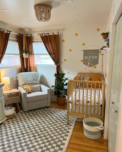 Cozy sunshine nursery Sage And Burnt Orange Nursery, Sage Green And Rust Nursery, Cute Nursery Ideas Colorful, Cozy Boy Nursery, Baby Nursery Ideas Colorful, Nursery Ideas Orange, Green And Orange Nursery, Sunshine Themed Nursery, Sunshine Nursery Theme