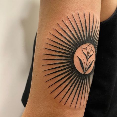 l o u A n n e on Instagram: "Premier tatouage pour Mélissa. Merci d’avoir choisi un flash. 🌞🌞 . . . . . #blackwork #tattoo #ink #tattoos #art #blackworktattoo #inked #tattooartist #tattooart #blackworkers #blacktattoo #tattooed #dotwork #tattoolife #drawing #linework #tattoodesign #artist #black #illustration #tattooist #tattooideas #tattooing #dotworktattoo #blackandgreytattoo #tattooflash #traditionaltattoo #darkart #artwork #tatuagem" Ephemeral Tattoo, Tattoo Sonne, Earthy Tattoos, Farmhouse Fresh, Black Illustration, Elbow Tattoos, Tattoos Art, Botanical Tattoo, White Dining Table