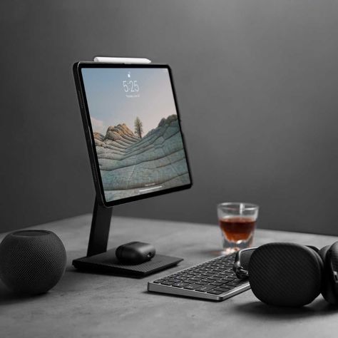 PITAKA on Instagram: “Tap into the perfect minimalistic desk set-up, no mess, no fuss!” Adjustable Tablet Stand, Computer Desk Setup, Support Ipad, Technology Gifts, Desktop Setup, Ipad Holder, Work Room, Ipad Stand, Ipad Pro Case