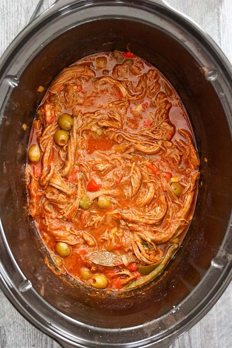 Ropa Vieja Crock Pot Recipe, Ropa Vieja Recipe Puerto Rican, Slow Cooker Ropa Vieja Crockpot, Authentic Ropa Vieja Recipe Cuba, Spanish Crock Pot Recipes, Crock Pot Ropa Vieja, Chicken Ropa Vieja Slow Cooker, Ropa Vieja Recipe Crockpot, Crockpot Recipes Spanish Food