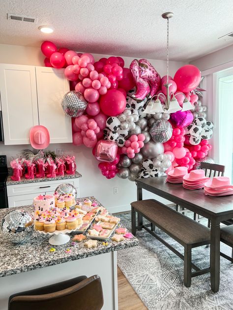 Balloon Wall For Wedding, Sweet 16 Disco Cowgirl Party, Cowboy Pink Party, Pink 18th Birthday Balloons, Bachelorette Party Treats Desserts, Rodeo Queen Birthday Party, Cowgirl Themed 2nd Birthday Party, Cowgirl Pink Birthday Party, Dolly Disco Party