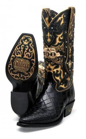 Tony Lama made these boots to celebrate their 100th anniversary and are worth over $50,000 Bedazzled Boots, Tony Lama Boots, Custom Cowboy Boots, Bota Country, Estilo Country, Tony Lama, Mens Cowboy, Mens Cowboy Boots, Harness Boots