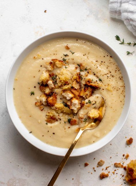 Tofu Croutons, Soup Swap, Cannellini Beans Soup, Beans Soup, Vegetable Soups, Vegetarian Soups, Soup Ideas, Roasted Cauliflower Soup, Plant Paradox