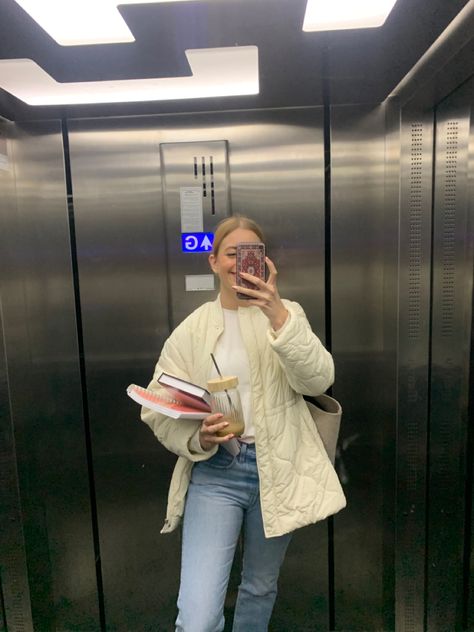 studying inspo | studying motivation | medical student | outfit inspo | exam season | studying in a library | coffee Med Student Fashion, Coffee Study Outfit, Medical Students Dressing Style, Study Clothes, Medical Student Outfit Fashion, Exam Outfit College, Library Study Outfit, Medical College Outfits, Outfits For Exams