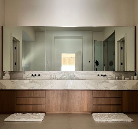 Large Bathroom Sink With 2 Faucets, Long Vanity Bathroom, Bathroom With Long Vanity, Master Bath Double Vanity Ideas, Extra Long Vanity, Floating Double Vanity Bathroom, Master Bath Modern, Modern Luxury Bathroom Design Master Bath, Bathroom Design Master