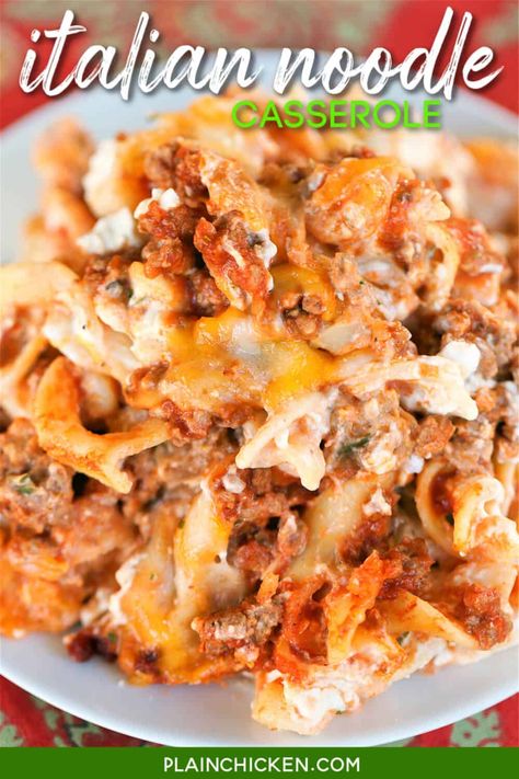 Italian Noodle Casserole - this was a HUGE hit in our house. Everyone cleaned their plates and asked for seconds! Even the picky eaters!! Hamburger, garlic, oregano, onion, Worcestershire sauce, tomato sauce, egg noodles, cream cheese, cottage cheese, sour cream, mozzarella and cheddar cheese. Can freeze for later. It is definitely going into the dinner rotation! #spaghetti #pasta #casserole #groundbeef #freezermeal #comfortfood Casserole Hamburger, Chicken Italian, Easy Baked Spaghetti, Italian Casserole, Dinner Rotation, Nice Recipes, Plain Chicken, Noodle Casserole, Baked Casserole