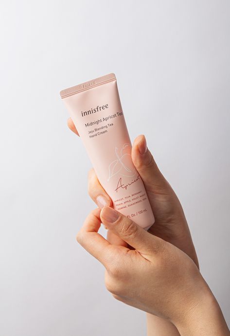 Behance :: For You Innisfree Hand Cream, Blending Tea, Tube Photography, Hand Cream Packaging, Under Eye Serum, Undereye Concealer, Hand Modeling, Product Shoot Ideas, Skincare Products Photography