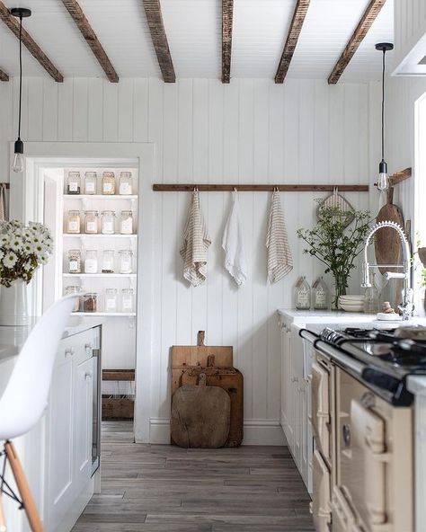 White & Faded | Interior Design (@white_and_faded) • Instagram photos and videos Faded Photos, Shiplap Kitchen, English Country House, Cottage Kitchen, Kitchen Wall, House Inspiration, A Kitchen, Happy Sunday, Kitchen Inspirations