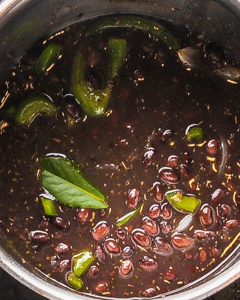 Frijoles Negros Recipe (Authentic Cuban Black Bean Recipe) Peruvian Black Beans, Black Beans Cuban Style, Authentic Cuban Black Beans Recipe, Puerto Rican Black Beans Recipe, Black Beans Recipe Crock Pot, Recipe For Black Beans, Black Beans Mexican, Cuban Black Beans Recipe, Cuban Dinner