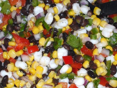 Hominy Salad, Corn Black Bean, Canned Hominy, Can Corn, Can Black Beans, Black Bean Corn, Latin American Food, Happy Foods, Salsa Recipe