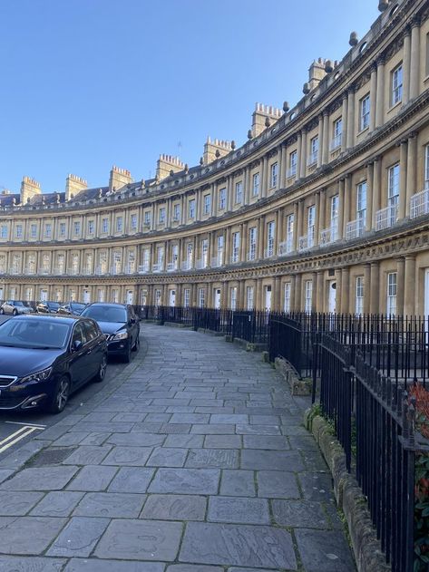 Royal Crescent, Bath Royal Crescent, City Of Bath, Bath England, Wonderful Weekend, Classical Architecture, Bath Spa, Art Workshop, South West, Beautiful Architecture