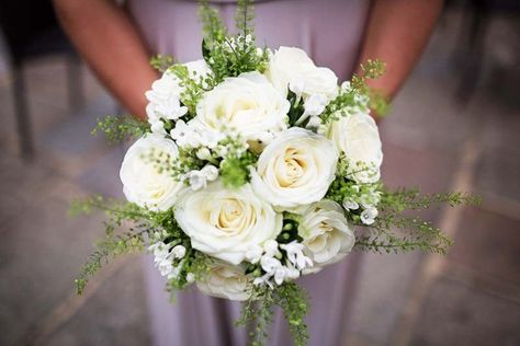 How to Make a Wedding Bouquet - hitched.co.uk Make A Wedding Bouquet, Rustic Burlap Wedding, Prom Bouquet, White Rose Bouquet, Diy Bouquets, Bridal Bouquet Flowers, Rose Wedding Bouquet, White Wedding Bouquets, May Weddings