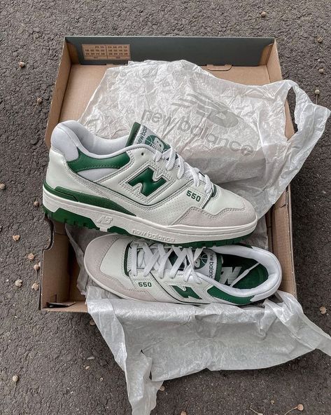 Sneakersfromfrance (@sneakersfromfrance) posted on Instagram: “New Balance 550 White Green 🍃 Now available on Sneakersfromfrance.com” • Oct 19, 2021 at 1:16pm UTC New Balance 555, New Balance 550 White Green, New Balance 550 White, Hummel Sneaker, New Balance Sneaker, White Green, New Balance, Vision Board, Sneakers