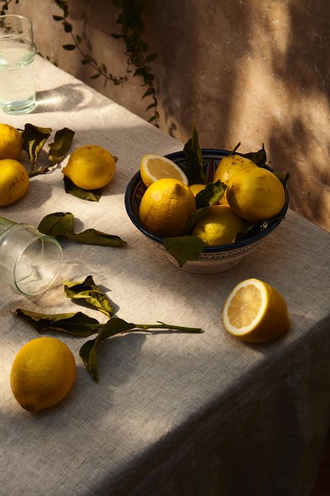 Aesthetic Still Life Photography, Lemon Ideas, Aesthetic Still Life, Photography Food Styling, Mediterranean Aesthetic, Fruit Photography, Photography Food, Slow Living, Photography Inspo