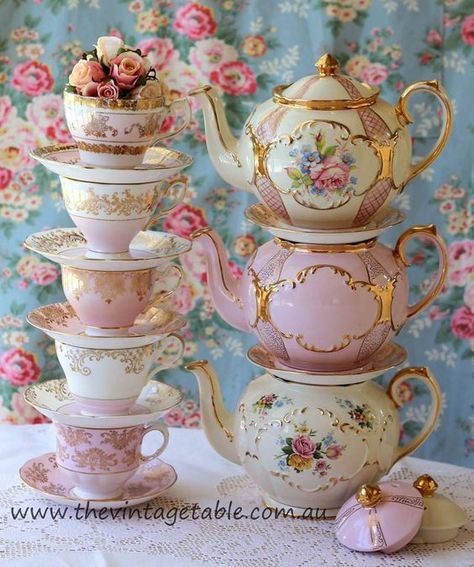 Beautiful Teapots & Teacups tea pastel teacup china teapot tea set tea party Tea Pots And Cups, Desain Pantry, Smart Tiles, Pretty China, Teapots And Cups, Vintage Teacups, My Cup Of Tea, Tee Set, Cups And Saucers