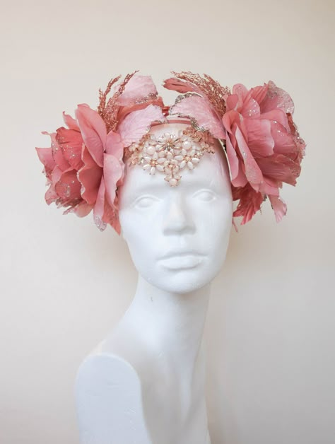 Vietnamese Headpiece, Pink Fairy Costume, Headdress Ideas, Spring Crown, Fairy Headdress, Headpiece Ideas, Headdress Art, Crown Fairy, Fairy Headpiece