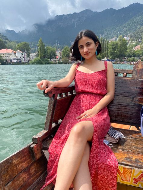 Nainital Outfit Ideas, Nainital Photography, Vacation Poses, Ig Photos, Travel Infographic, Boat Pics, Shiva Pics, Nainital, Boat Ride