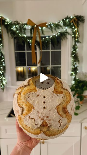 Pati Hoelsch on Instagram: "“A GINGERMAN!”  #sourdough #christmas #gingerbread #bread #breadmaking #gingerbreadman #christmassourdough" Ginger Bread Sourdough, Christmas Tree Sourdough Bread, Round Bread Scoring Patterns, Christmas Sourdough Scoring Patterns, Sourdough Scoring Patterns Christmas, Christmas Sourdough Bread Design, Holiday Sourdough Scoring, Christmas Scoring Sourdough, Gingerbread Sourdough Bread