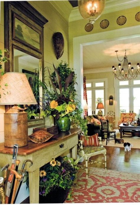 . French Country Rug, French Country Bathroom, Interesting Interiors, Sitting Rooms, French Country Bedrooms, Country Stuff, French Country Farmhouse, Foyer Decorating, Bedroom Decorating Ideas