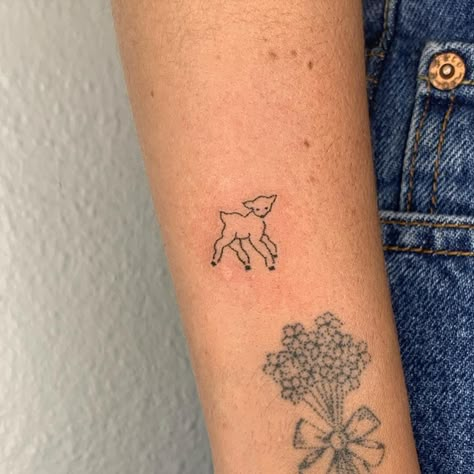 Tiny Lamb Tattoo, Small Lamb Tattoo, Baby Lamb Tattoo, Little Lamb Tattoo, Tattoo Patchwork, Lamb Tattoo, Stick Poke, Stick Poke Tattoo, La Tattoo