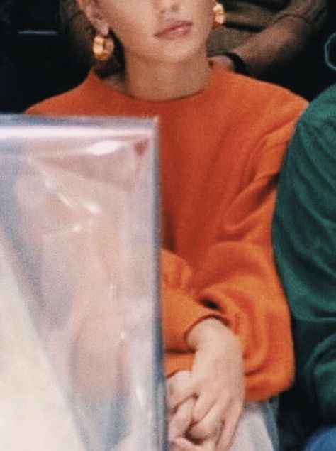 Orange Jumper Outfit Winter, Burnt Orange Summer Outfit, Orange Accent Outfit, Orange Clothing Aesthetic, Orange Sweater Aesthetic, Dark Orange Outfit, Orange Jumper Outfit, Burnt Orange Clothes, Orange Outfits Aesthetic