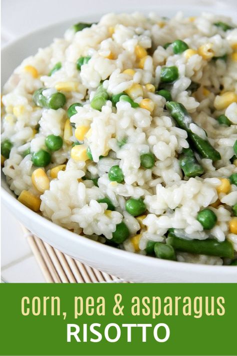 This corn, pea, and asparagus risotto is the perfect side dish. Chicken With Risotto, Weekend Recipes Dinner, Spring Risotto, Risotto With Asparagus, Asparagus And Peas, Tender Asparagus, Easter Side Dishes Recipes, Grilled Lemon Chicken, Asparagus Risotto