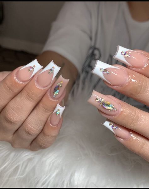 Acrylics With Rhinestones Simple, Rhinestones With French Tip, French Tip Square Nails With Gems, Nails Acrylic Ringstone, Cute Short Nails With Rhinestones, Short French Tip Nails With Gems, Basic Pink Nails With Gems, Vacation Nails With Gems, Nail Ideas With Gems Simple