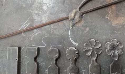 blacksmithing for beginners / teachers | Flower progression,1/4x1 | Facebook Blacksmithing For Beginners, Metal Shaping, Wrought Iron Design, Blacksmith Tools, Metal Gates, Blacksmith Projects, Metal Workshop, Welding Art Projects, Forging Metal