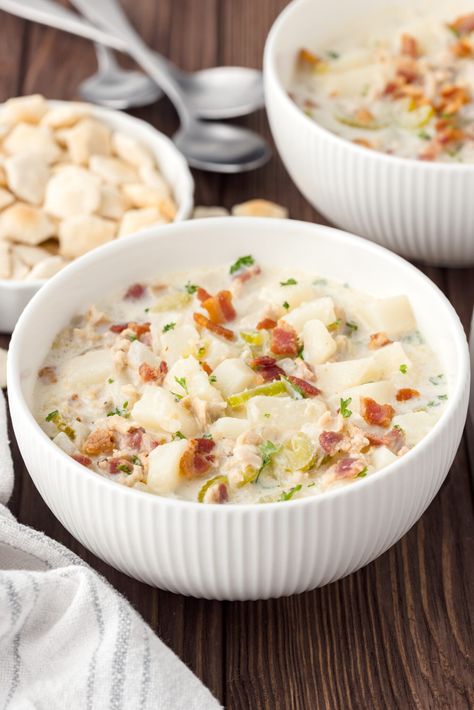 New England Clam Chowder - My Incredible Recipes Clam Chowder Without Bacon, New England Clam Chowder Recipe Best, Thick Clam Chowder Recipe, Clam Chowder With Canned Clams, Ivars Clam Chowder Recipe, Clam Chowder Recipe New England, Crockpot Clam Chowder, Best Clam Chowder Recipe, Jambalaya Soup