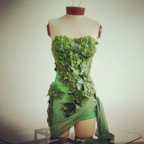 Diy Poison Ivy Costume, Poison Ivy Costume, Poison Ivy Halloween Costume, Pixie Costume, Ivy Costume, Poison Ivy Cosplay, Purim Costumes, Handmade Halloween Costumes, Poison Ivy Costumes