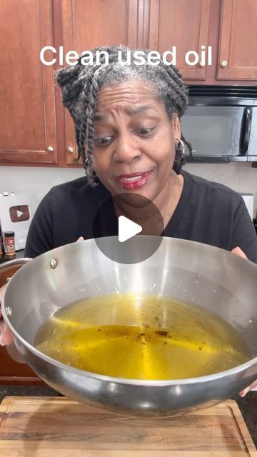 How To Clean Used Cooking Oil, Kitchen Secrets, Organic Cooking, Scaredy Cat, Diy Cooking, Oil Well, Clean Cooking, Cooking Basics, Cleaning Recipes