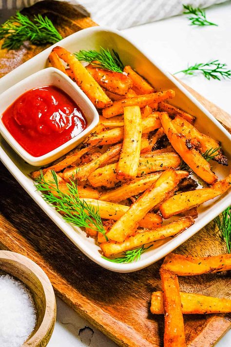 Air Fryer Yuca Fries (Cassava Fries) Cassava Fries, Fried Yuca, Yuca Fries, Fries In Air Fryer, Banana Chips Recipe, Labor Day Recipes, Picnic Bbq, Baked Asparagus, Fries Recipe