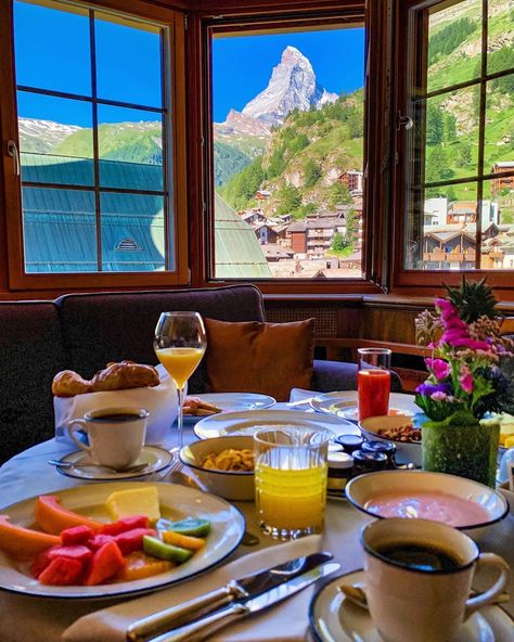 💛Good 〽️orning! 😍from @zermatterhof Grand Hotel❤️What do you think about this view? 🏔 📷| @senai_senna  Zermatt, Switzerland 🇨🇭… Zermatt Switzerland Summer, Switzerland Summer, Zermatt Switzerland, Popular Places, Brunch Table, Places In The World, Cabin In The Woods, Cabin Life, Zermatt