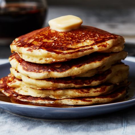 Recipe: Buttermilk Pancakes | maple syrup, classic pancake recipes, brunch recipes, breakfast, weekend mornings, buttermilk recipes, sweet breakfast ideas Sweet Breakfast Ideas, Classic Pancake Recipe, Make Buttermilk, Sketching Practice, Peach Dessert Recipes, Crepes And Waffles, How To Make Buttermilk, Aesthetic Foods, Buttermilk Recipes