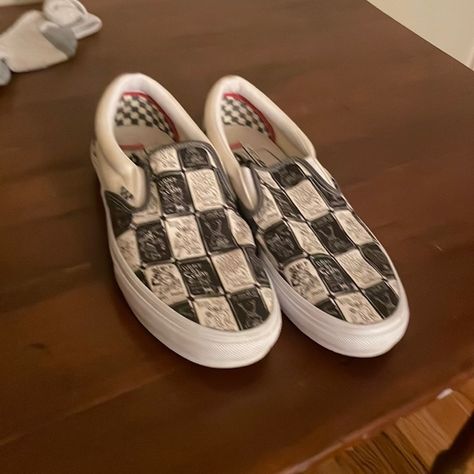 Gently worn limited edition Daniel Johnston vans Daniel Johnston, Vans Shop, Limited Editions, Size 13, Limited Edition, Jewelry Watches, Plus Fashion, Outfit Inspo, I Love