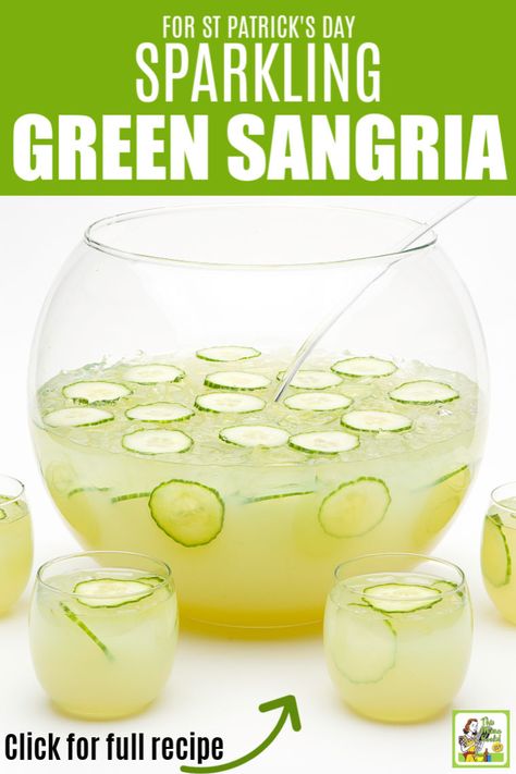 Green St Patricks Day Drinks, Green Alcoholic Drinks For A Party, Green Drinks Alcohol, St Patty Drinks, St Patty's Day Drinks, Green Alcoholic Drinks, Green Sangria, Green Punch Recipes, Party Punch Alcohol