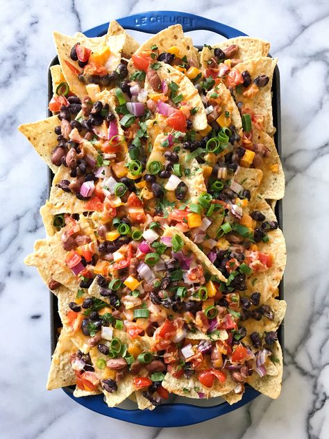 Ultimate Two-Bean Veggie Skillet Nachos | healthyGFfamily.com Nachos Chips Recipe, Homemade Chips Recipe, Nacho Salad, Nachos Chips, Skillet Nachos, Veggie Nachos, Nachos Recipe Beef, Gf Dinners, Gluten Free Meal Prep