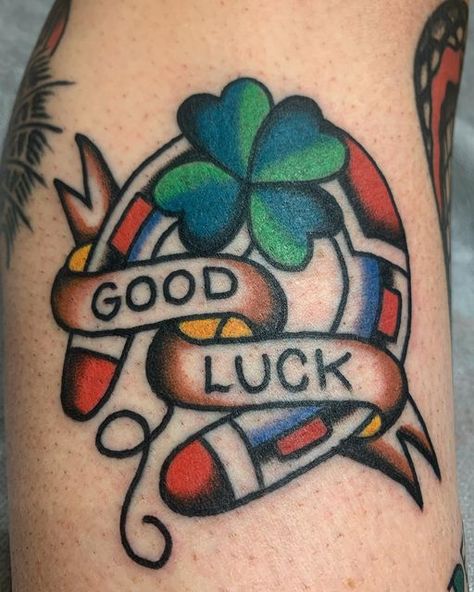 Traditional Luck Tattoo, Old School Clover Tattoo, Traditional Horseshoe Tattoo, Kendall Tattoo, Horseshoe Tattoo, Horse Shoe Tattoo, Fun Tattoos, Clover Tattoos, Old School Tattoo Designs