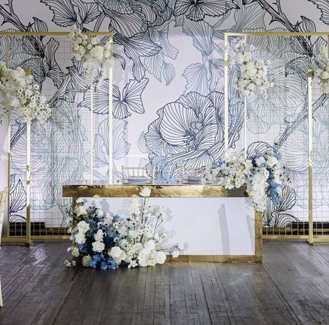 Chinoiserie Backdrop, Chinoiserie Wedding Decor, Dior Theme, Diamond Theme Party, Chinoiserie Wedding, Nikah Decor, Porcelain Wedding, Wedding Stage Design, Thai Wedding