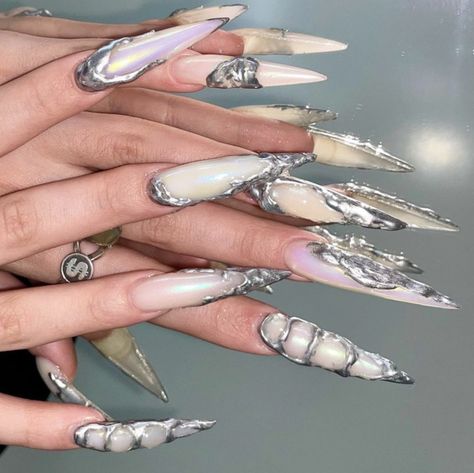 Grimes Nails, Metallic Nails Design, Pop Art Nails, Metallic Nail Art, Asian Nails, Hippie Nails, Punk Nails, Edgy Nails, Basic Nails